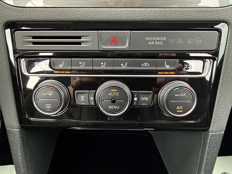 Volkswagen Golf Sportsvan 1,2 TSI Allstar - fotka 32 z 43