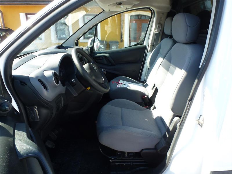 Citroën Berlingo 1,6 HDi 75 L1 X Střešní zahrád - fotka 16 z 40