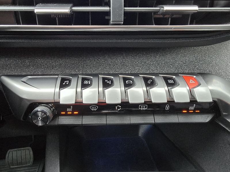 Peugeot 5008 1,5 HDI ALLURE 7-MÍST NAVI DPH - fotka 16 z 46