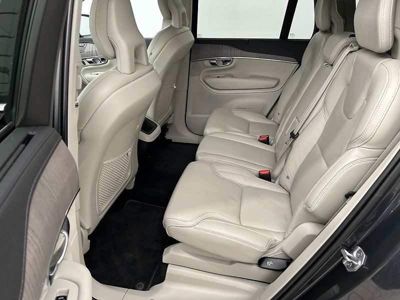 Volvo XC90 2.0 B5 4x4 Inscription - fotka 12 z 36