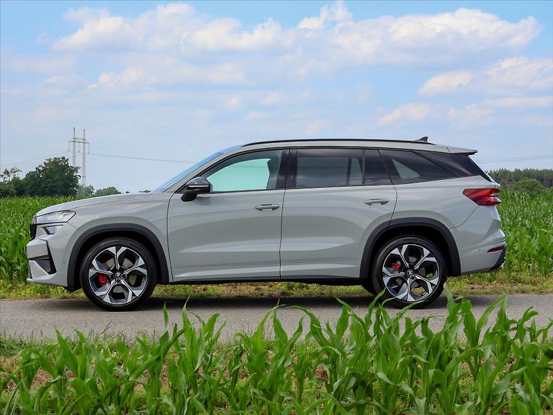 Škoda Kodiaq 2,0 TSI 195kW DSG 4x4 RS DPH - fotka 4 z 40