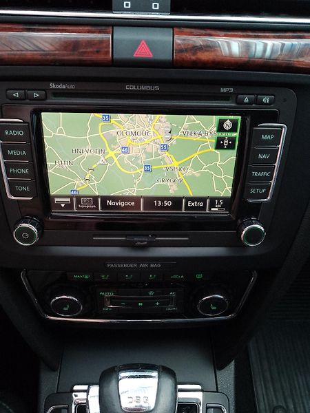 Škoda Superb (2009) ČRbezkorozeEleganceDSG - fotka 13 z 20