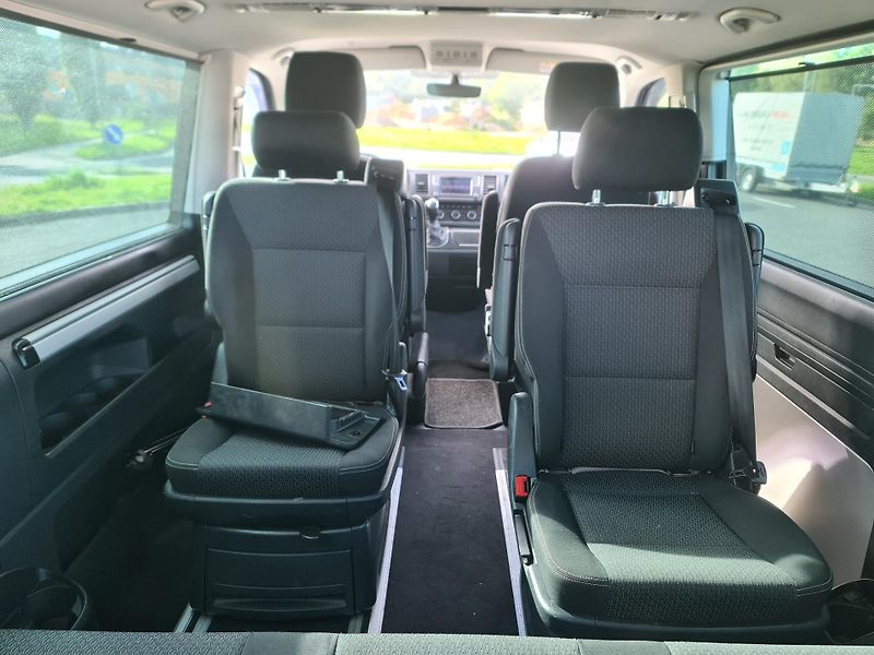 Volkswagen Multivan (2016) T6 2.0 TDi 110-KW DSG POSTEL S - fotka 26 z 35