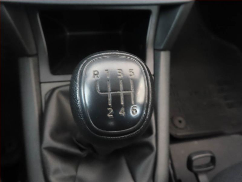 Škoda Yeti (2015) 1.2 TSI - fotka 13 z 15