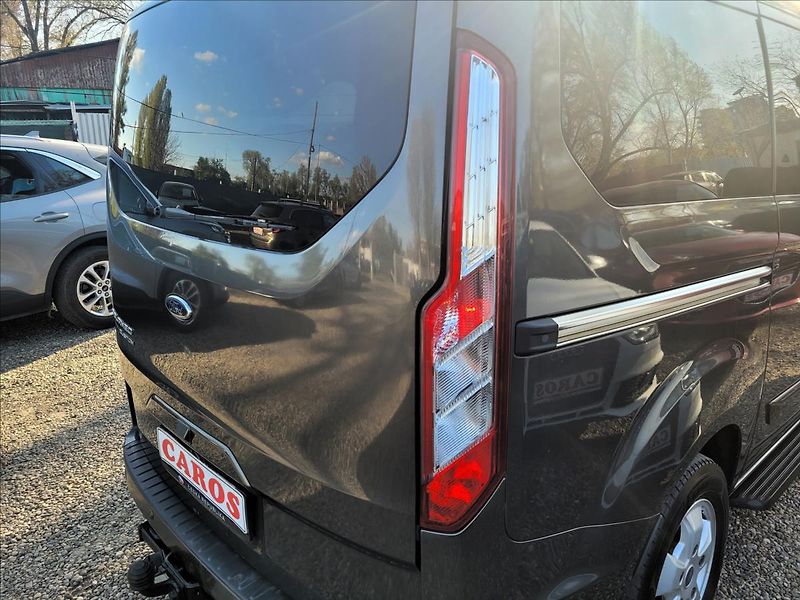 Ford Tourneo Custom 2,0 tdci,Titanium,8míst,klima - fotka 43 z 49