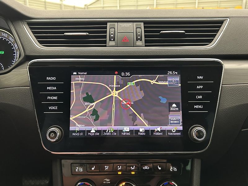 Škoda Superb 2.0 TDI Style Plus - fotka 12 z 27