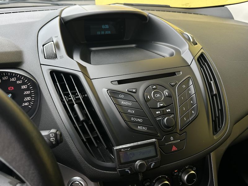Ford Kuga (2014) 2.0TDCI/103kW * ČR * 4x4  - fotka 13 z 33
