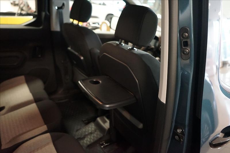 Citroën Berlingo (2026) 1,2 Petrol 110k Manual PLUS - fotka 17 z 18