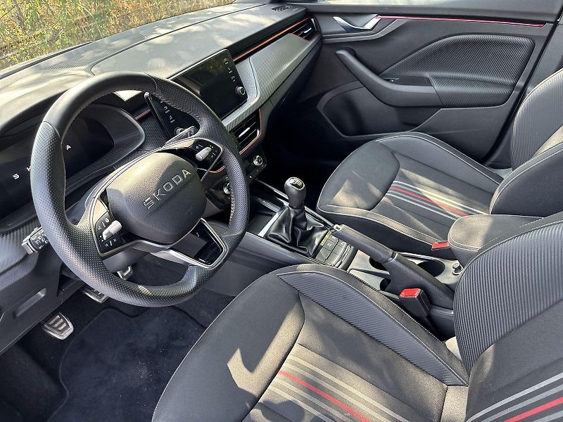 Škoda Scala (2025) 1.5 TSI Monte Carlo - fotka 6 z 30