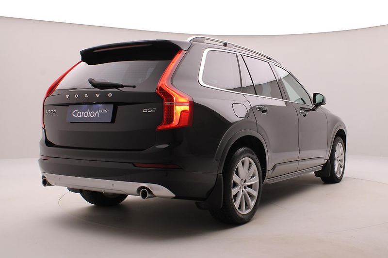 Volvo XC90 D5 AWD MOMENTUM AUT REZERVACE - fotka 12 z 46