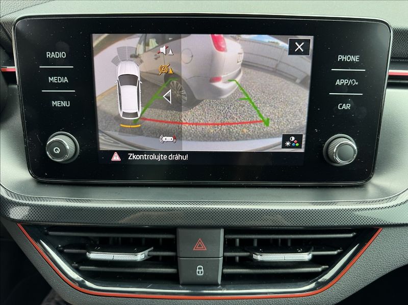 Škoda Scala 1,5 TSI DSG Monte Carlo DPH ČR - fotka 45 z 50