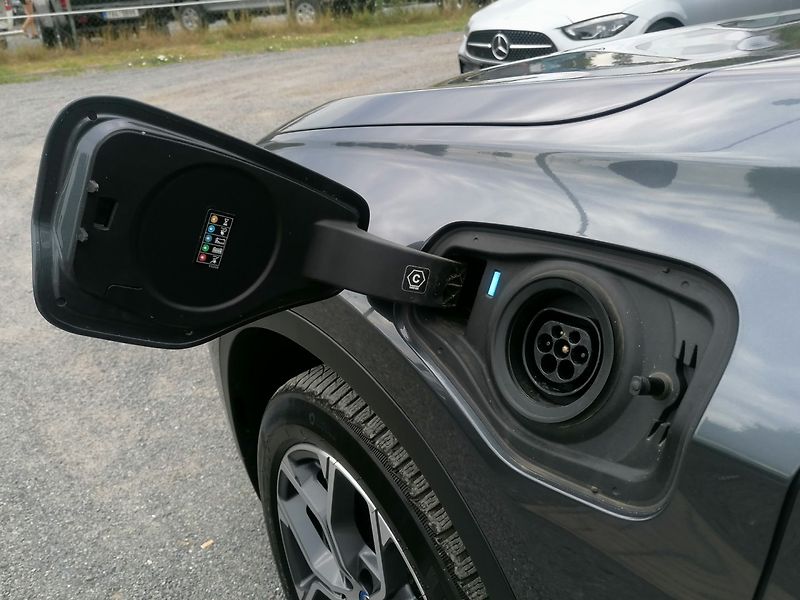 BMW X1 (2022) xDrive25eA Plug-in Hybrid - fotka 32 z 41