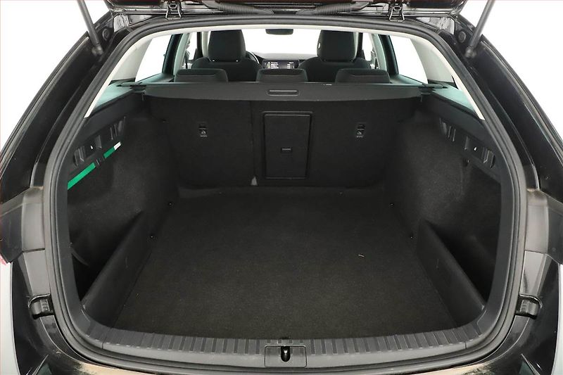 Škoda Octavia (2023) Style 2.0 TDI - fotka 11 z 21