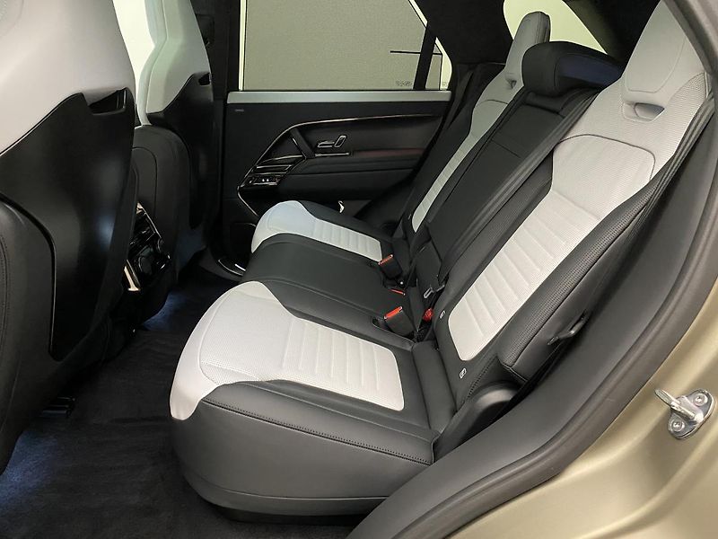 Land Rover Range Rover Sport P635 SV EDITION ONE REZERVACE - fotka 6 z 78