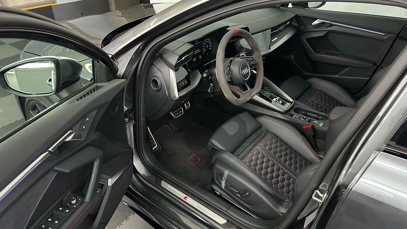 Audi RS 3 2 SADY KOL / ZÁRUKA - fotka 30 z 56