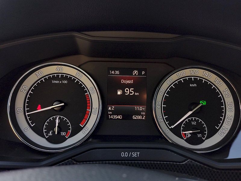Škoda Superb (2018) SportLine 2,0 tsi 200 Kw DSG 4 - fotka 7 z 32