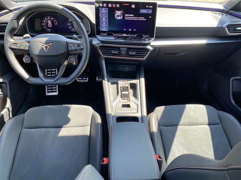 Cupra Leon (2025) SP VZ 2.0 TSI 333k DSG 4WD - fotka 5 z 40