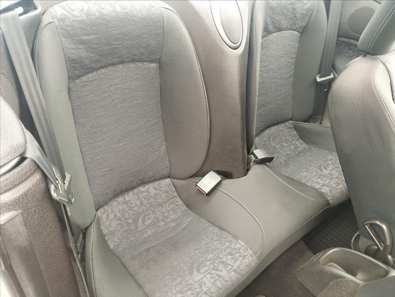 Peugeot 206 1,6 i 80KW QUIKSIKVER - fotka 15 z 26