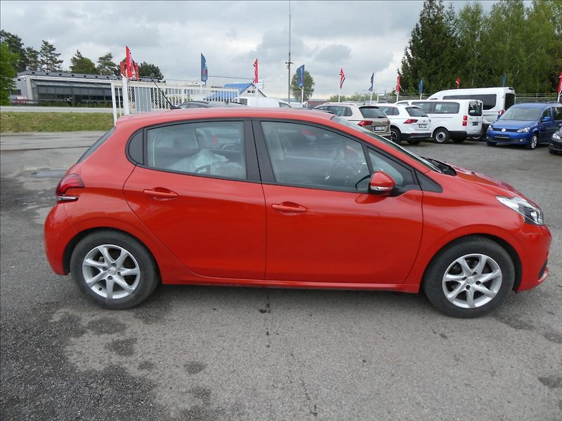 Peugeot 208 1,2 PureTech 61kW Active,2xkol - fotka 2 z 37