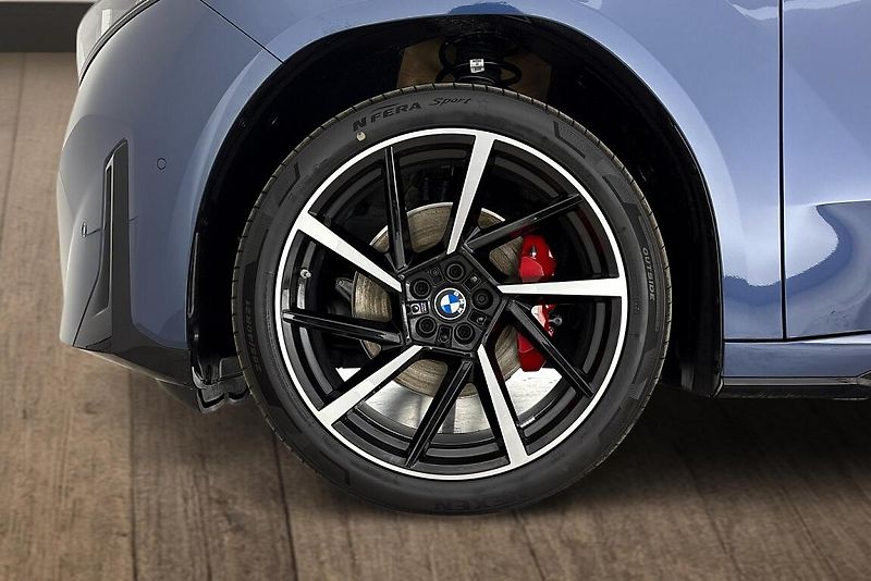 BMW iX3 50 xDrive - fotka 26 z 26