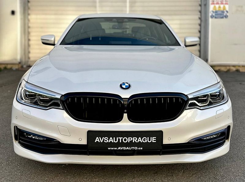 BMW Řada 5 (2016) G30 XDRIVE SPORT-LINE SEDAN CZ - fotka 2 z 41