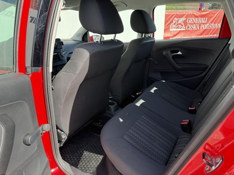 Volkswagen Polo (2016) 1.0 MPI ČR 50551km - fotka 12 z 21