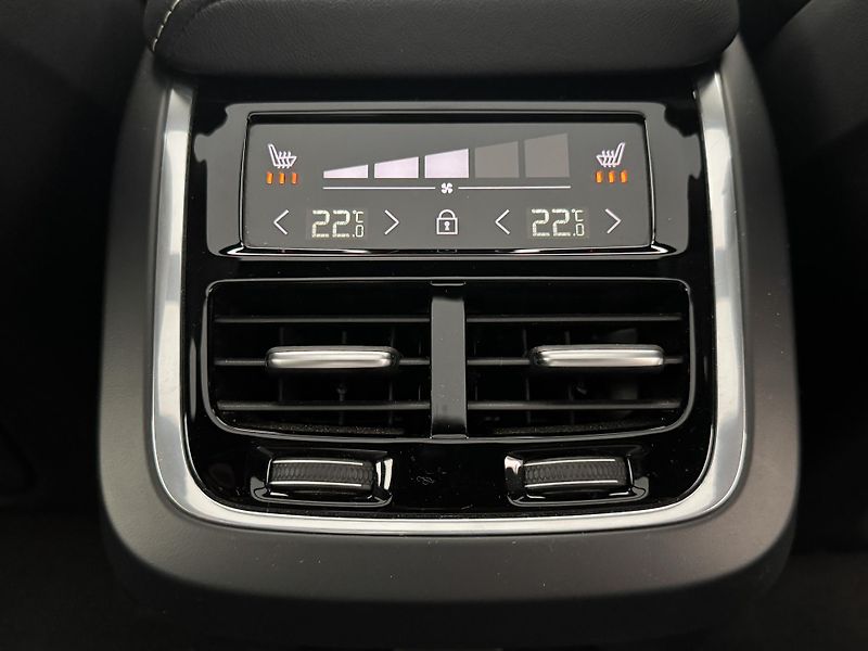 Volvo S60 B5 AWD ULTIMATE CZ REZERVACE - fotka 28 z 48
