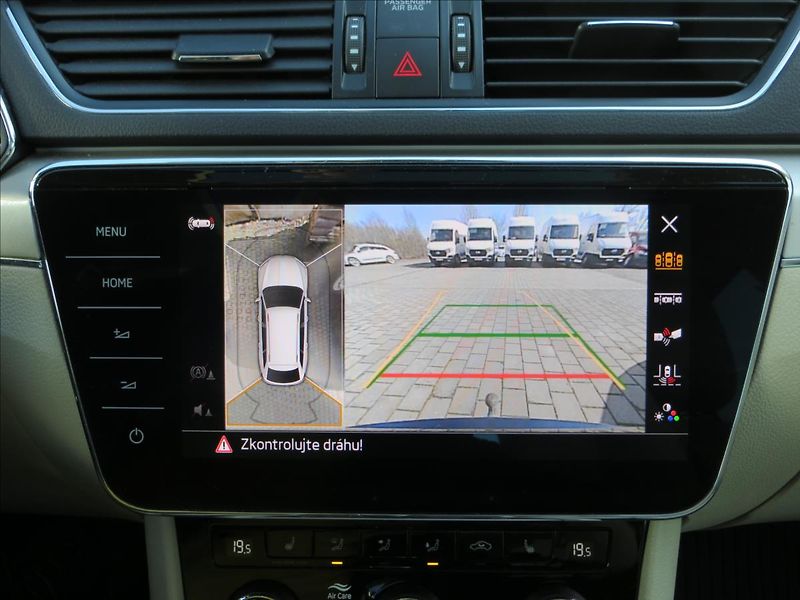 Škoda Superb 2,0 TDI 147kW 4x4 L&K DSG ČR - fotka 21 z 33