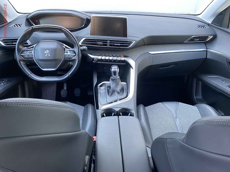 Peugeot 3008 (2019) 1.2 PT, Navi, park.čidla - fotka 8 z 16