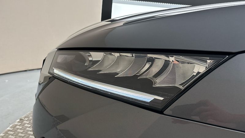 Škoda Octavia 1.4 TSI iV DSG Style Combi - fotka 18 z 27