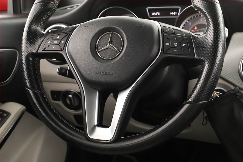 Mercedes-Benz CLA (2013) 220 CDI, Automat, Kůže, Navi - fotka 8 z 18