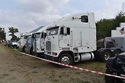Pět stovek amerických korábů silnic se sjelo na sraz osmiválců Hradecká V8 na hradecké letiště.