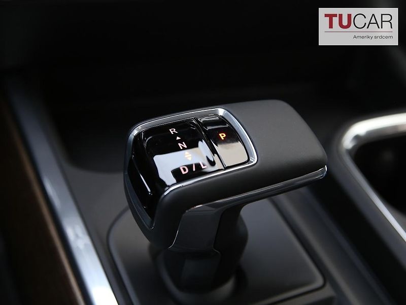 Chevrolet Silverado (2025) High Country 6.2 V8  - fotka 34 z 47