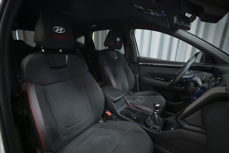 Hyundai Tucson 1,6 T-GDI N-LINE NAVI KAMERA - fotka 12 z 47