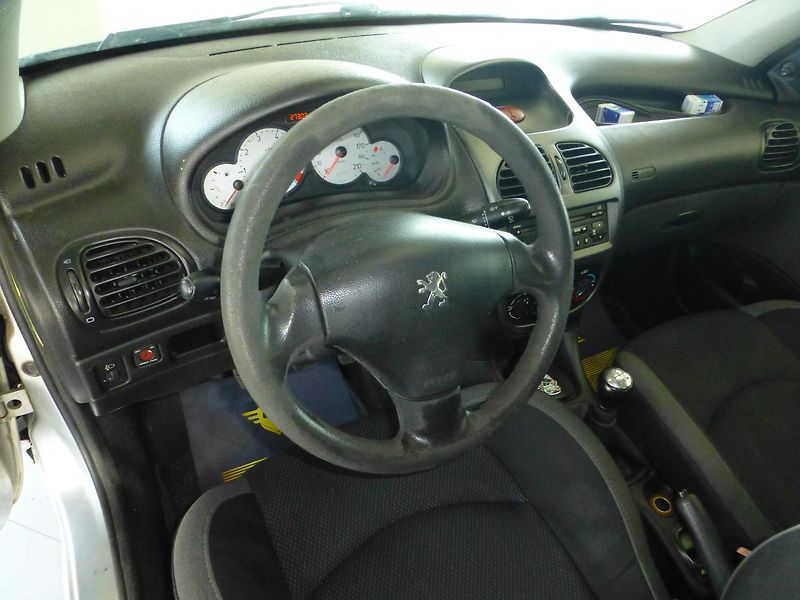 Peugeot 206 (2006) 1,4i**KLIMATIZACE**5DV - fotka 10 z 23
