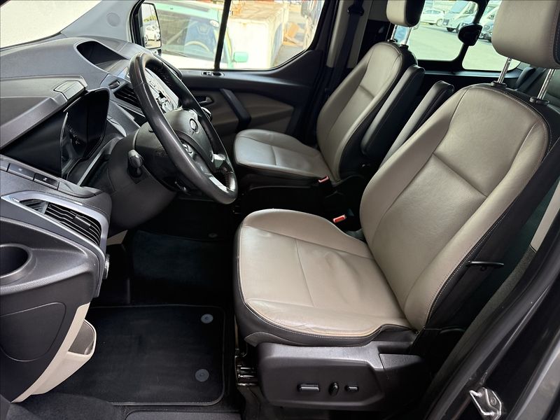 Ford Tourneo Custom 2,2 TitaniumX,114kW,1maj,po se - fotka 11 z 31