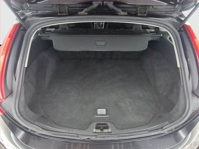 Volvo V60 (2011) D3 2.0, Automat, po STK - fotka 14 z 17