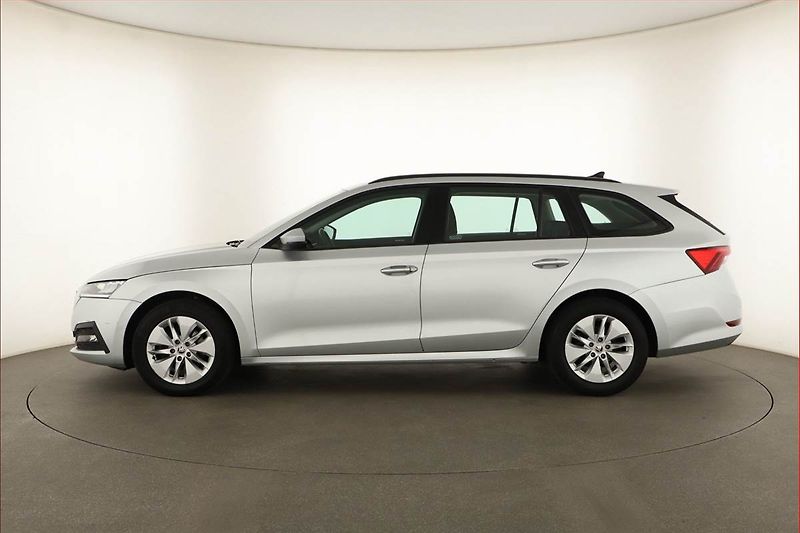 Škoda Octavia (2022) Ambition 2.0 TDI, ČR,1.maj - fotka 3 z 19