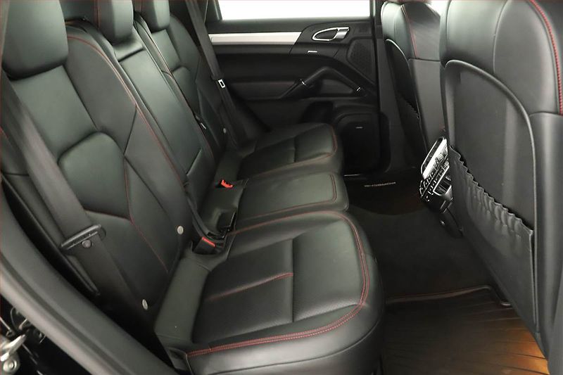Porsche Cayenne (2013) Turbo - fotka 7 z 20