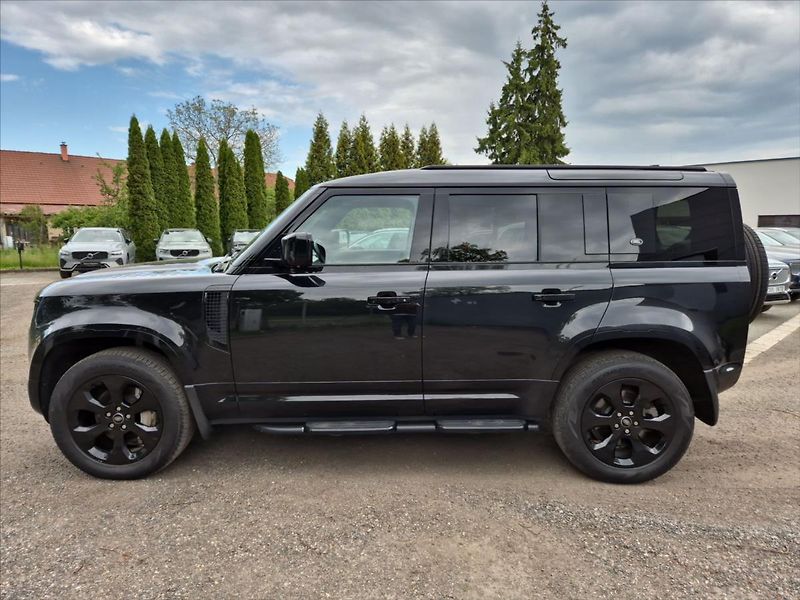Land Rover Defender 3,0 110 D300 HSE - fotka 14 z 19