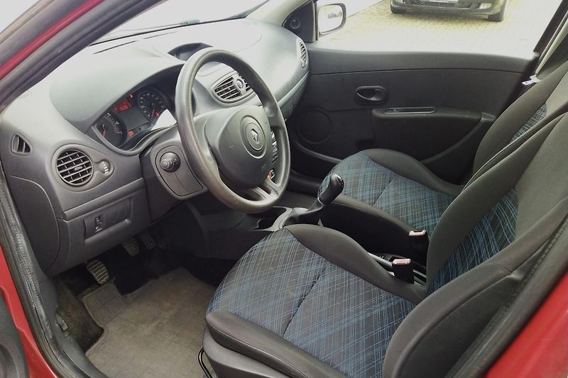 Renault Clio (2008) 1.2 16V Grandtour - fotka 10 z 14