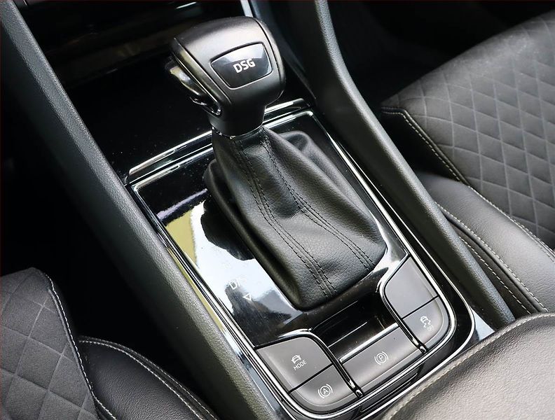Škoda Karoq (2018) Style Plus 1.5 TSI - fotka 13 z 19