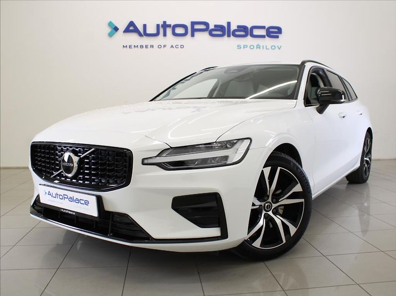 Volvo V60 2,0 B4 PLUS Dark 8880km! ČR - fotka 1 z 22