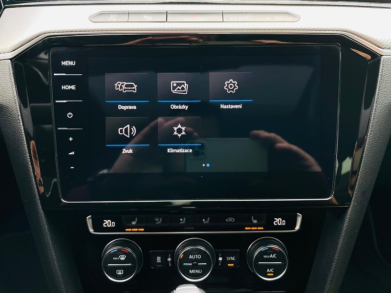 Volkswagen Arteon 2.0TDI 4x4 AUT FULL VÝBAVA ČR - fotka 37 z 59