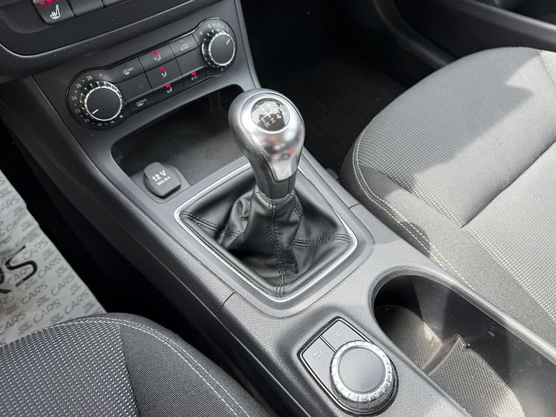 Mercedes-Benz Třídy B 200 CDI NAVI XENONY 2X KOLA - fotka 25 z 36