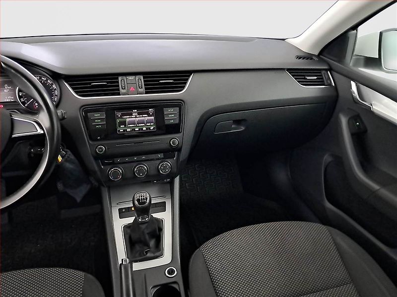 Škoda Octavia (2015) 1.4 TSI, Tempomat - fotka 8 z 13