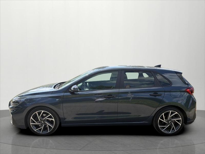 Hyundai i30 1,5 1.5 T-GDI MildH Family DCT - fotka 4 z 25