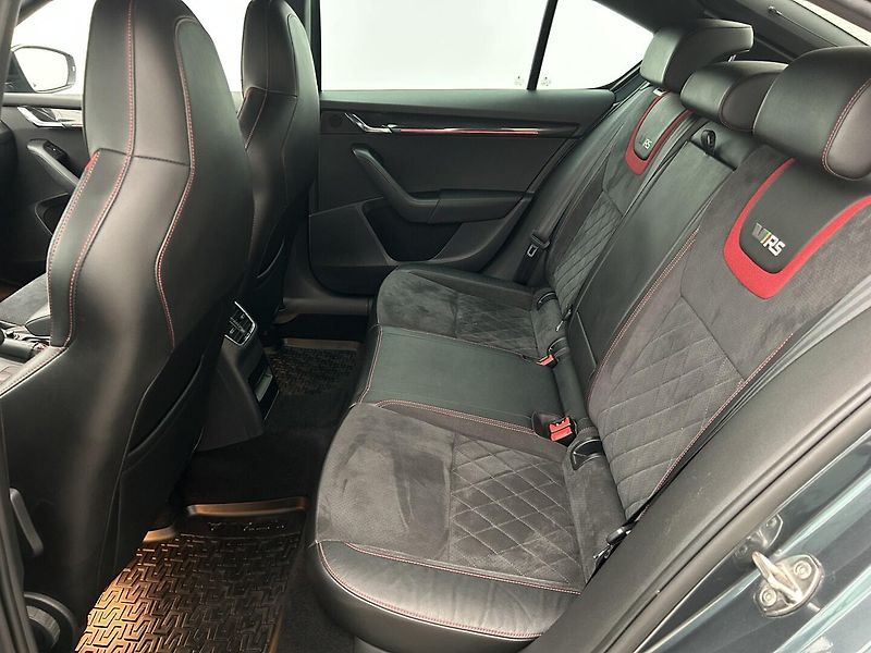 Škoda Octavia 2.0 TSI RS - fotka 15 z 35