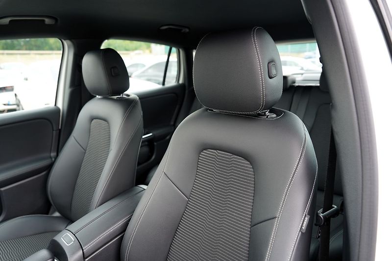 Mercedes-Benz GLA 200d Progressive/AT9/MBUX - fotka 25 z 46