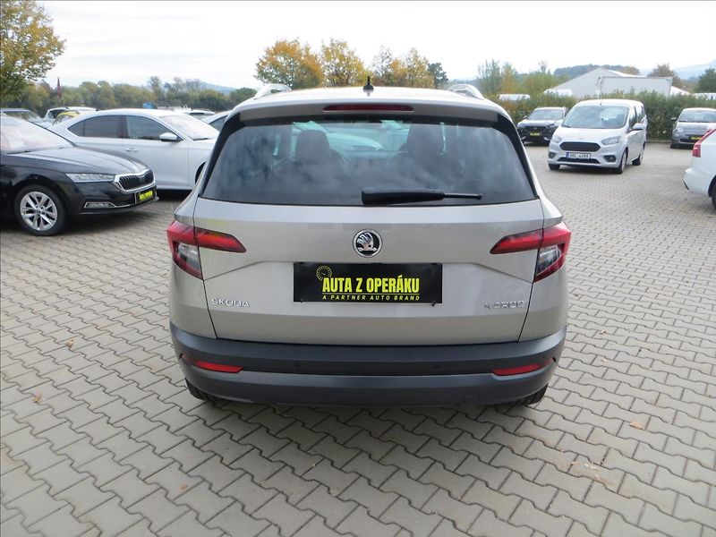 Škoda Karoq 1,5 TSI Style 110kW DSG WEBAST - fotka 6 z 33
